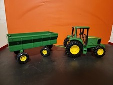 ERTL John Deere Tractor w Trailer 2177Q00 Die-cast  Plastic Set
