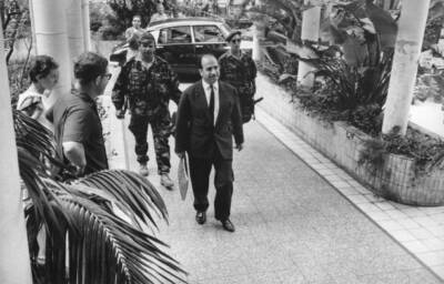Krim Belkacem signatory of the Evian Accords in Algiers after - 1962 Old Photo 2