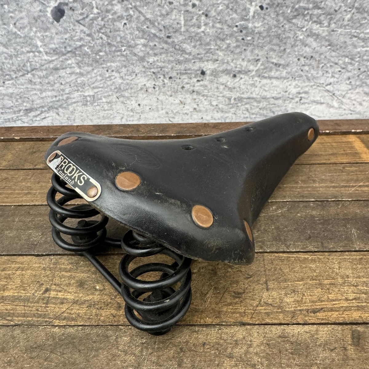 Vintage Brooks Conquest All Terrain Leather Bike Sprung Saddle