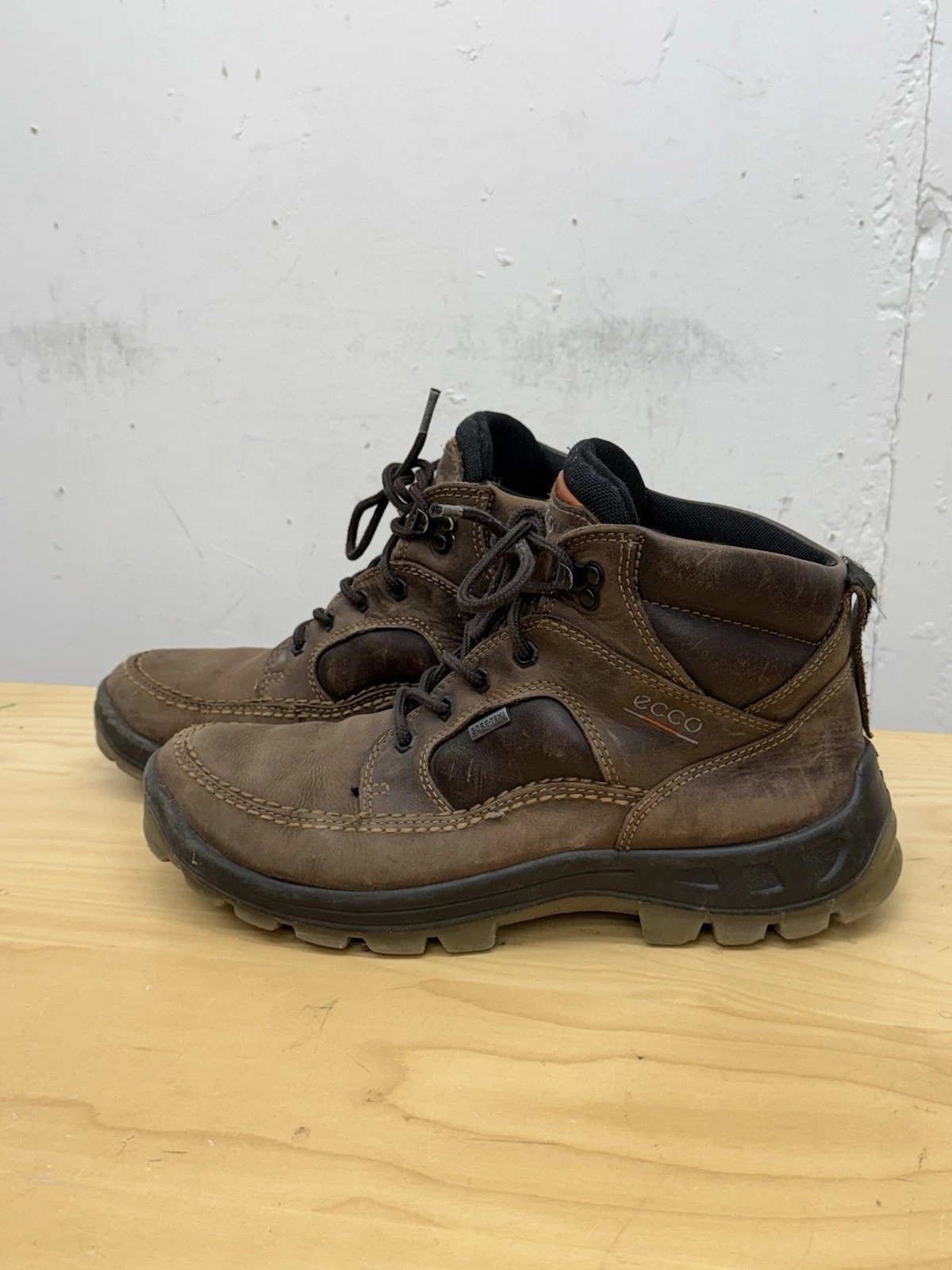 Ecco Mens Goretex Boot Brown Leather Waterproof Hike Work Size US 9 43