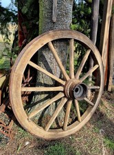 Großes originales Wagenrad Holzrad Ø ca. 120 cm .Sehr guter Zustand. 