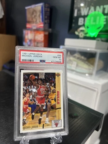 1991 Upper Deck MICHAEL JORDAN #44 Chicago Bulls PSA 10