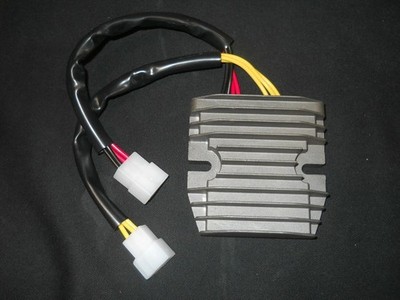 Mosfet Regler Gleichrichter * Triumph Daytona 600 675 Tiger 955i 1050 Speed Triple