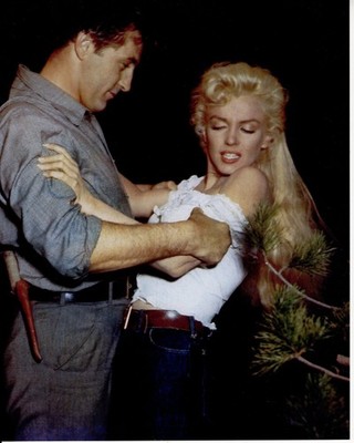 Marilyn Monroe Robert Mitchum 8x10 photo #Q1913