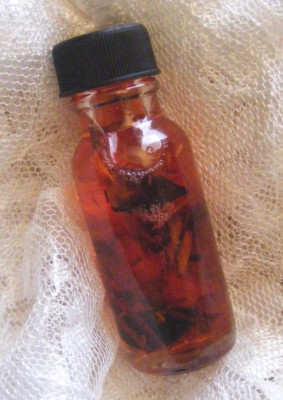 LUCK IN LOVE POTION OIL ~ Passion, Lust, Sex, Love, Commanding, Unisex