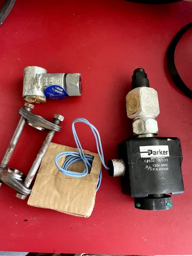 PARKER S8F solenoid valve ½" port DN13 w 120v coil 205209 with flange strainer