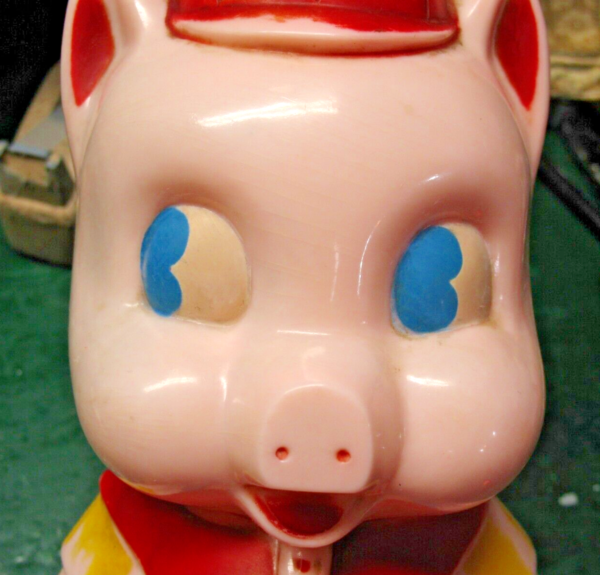 VINTAGE RELIABLE PLASTICS HARD PLASTIC PORKY PIGGY BANK 12