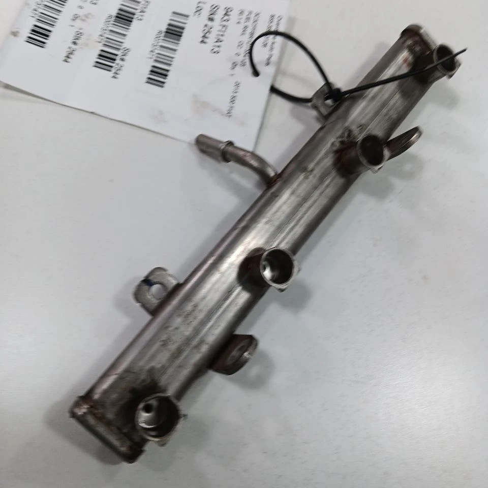 Barra de montaje de inyector de inyección de riel de combustible Fiat 500 2012 2013 2014 2015 Foto 2 de 4