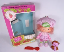 Vtg 1982 Strawberry Shortcake Doll  Raspberry Tart Pet Rhubarb Box