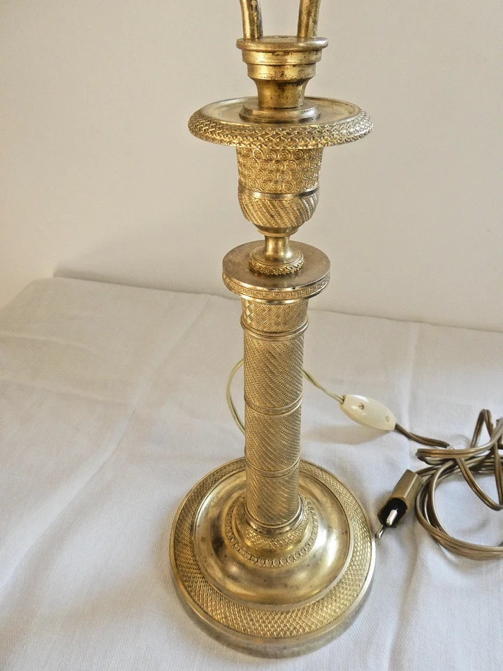 Pieds de lampe bougeoir flambeau Empire bronze doré finement ciselé - Photo 4/4
