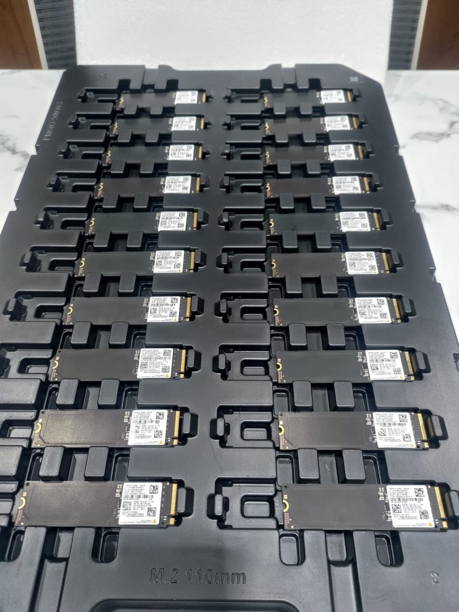 Samsung PM991 SSD NVMe M.2, 512GB, PCIe3.0x4 Internal Hard Drive