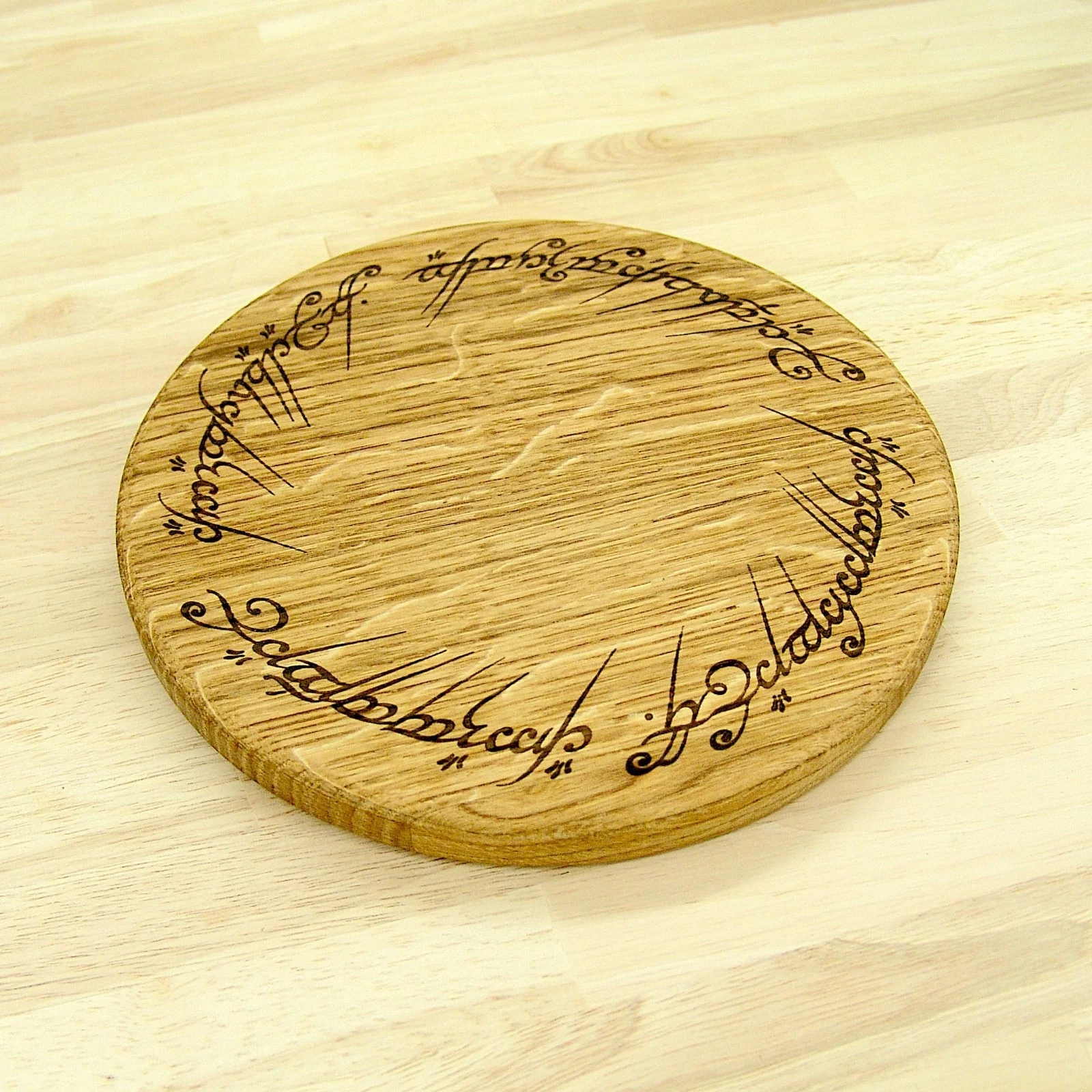 Lord of the Rings Chopping Board - Ring of Power Gift - Oak Hand Made in the UK