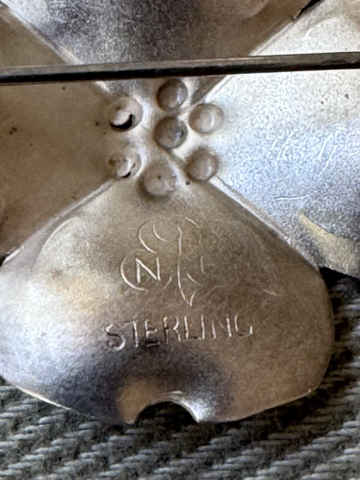 STUART NYE Sterling Silver  925 Vintage Single Flower Petals 1.5” Brooch Pin