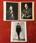 JOHNNY CASH three 8x10 press photos two concert photos full-length Man In Black — photo 1