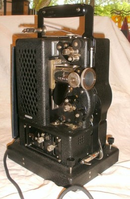 Siemens Filmprojektor / 16 mm  von 1935/40 mit Vulkanfieber Koffer, Top Zustand.