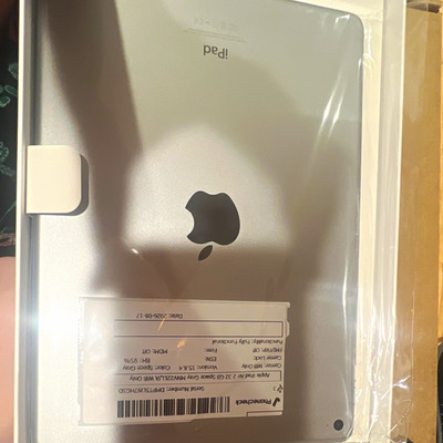 Apple iPad Air 2 9.7in 32GB Wi Fi Gray 2GB RAM iOS Tablet MH0T2LL/A