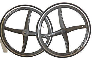 Laufradsatz Xentis Mark 1 Carbon mit 10 fach Kasette und Reifen (Felgenbremse)