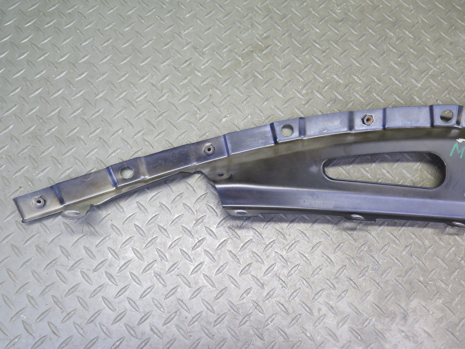 2008-2019 MASERATI GRANTURISMO M145 FRONT RIGHT FENDER MOUNT BRACKET SUPPORT