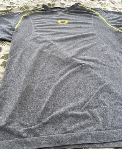 Oregon Duck Nike Tshirt Men’s Grey Yellow Logo Large - Picture 4 of 8