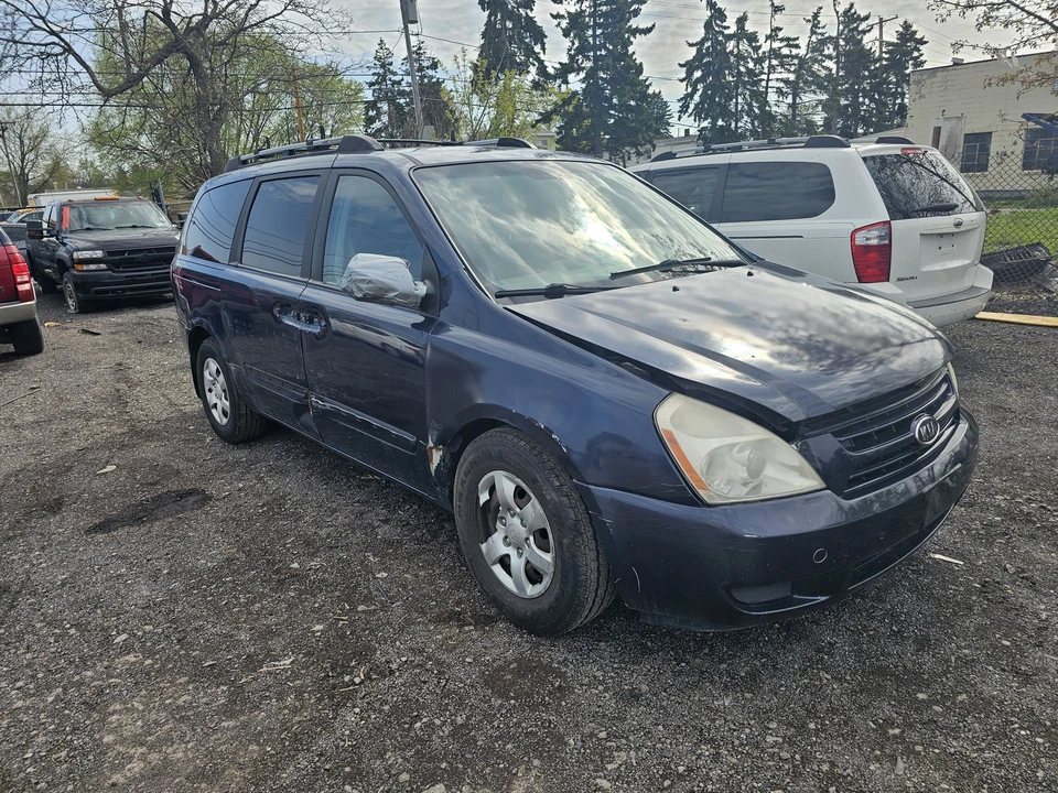 Used Radiator fits: 2006 Kia Sedona  Grade C Foto 3 de 4