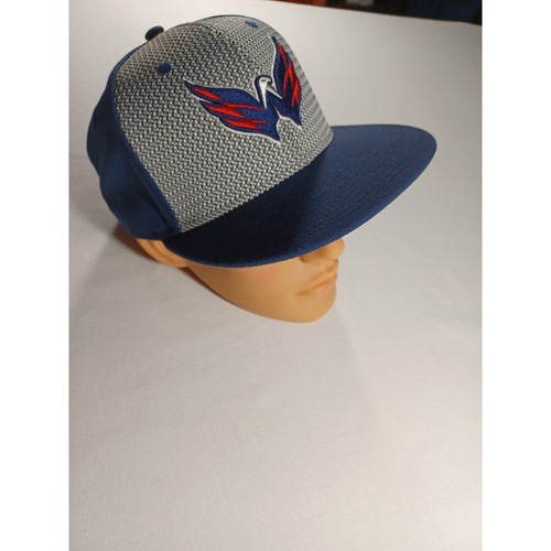 Washington Capitals Fanatics NHL Fitted Hat Cap Size 7 1/4 Embroidered Logo