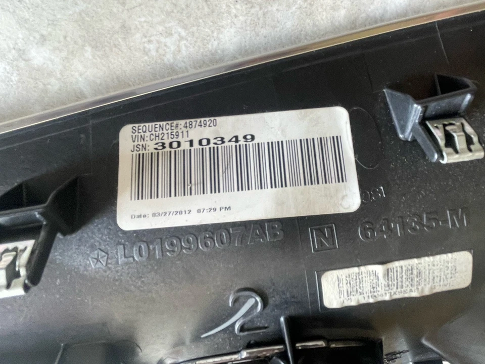 Cuadro de instrumentos bisel calibre OEM#L0199607AB 2011-2014 Dodge Charger 8,4" Foto 3 de 4