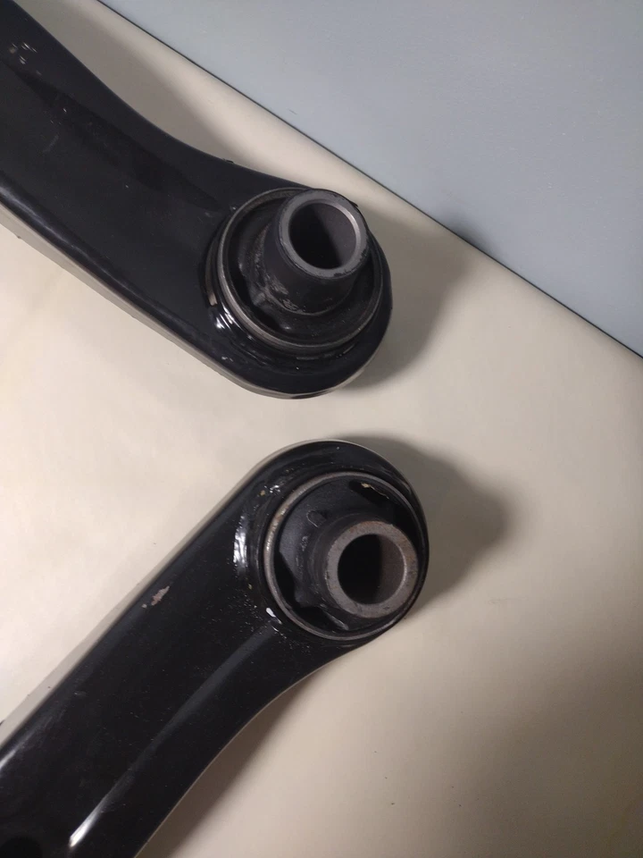 Нижние передние рычаги управления и шаровые шарниры 2002 Mazda Mpv Lx 3.0 - Изображение 4 из 4