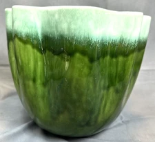 Hull USA Pottery 427 Drip Glaze Planter Large Scalloped Console Bowl Green *READ