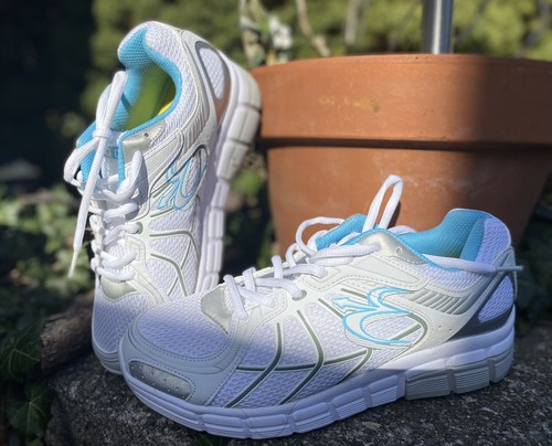 gravity defyer sneakers