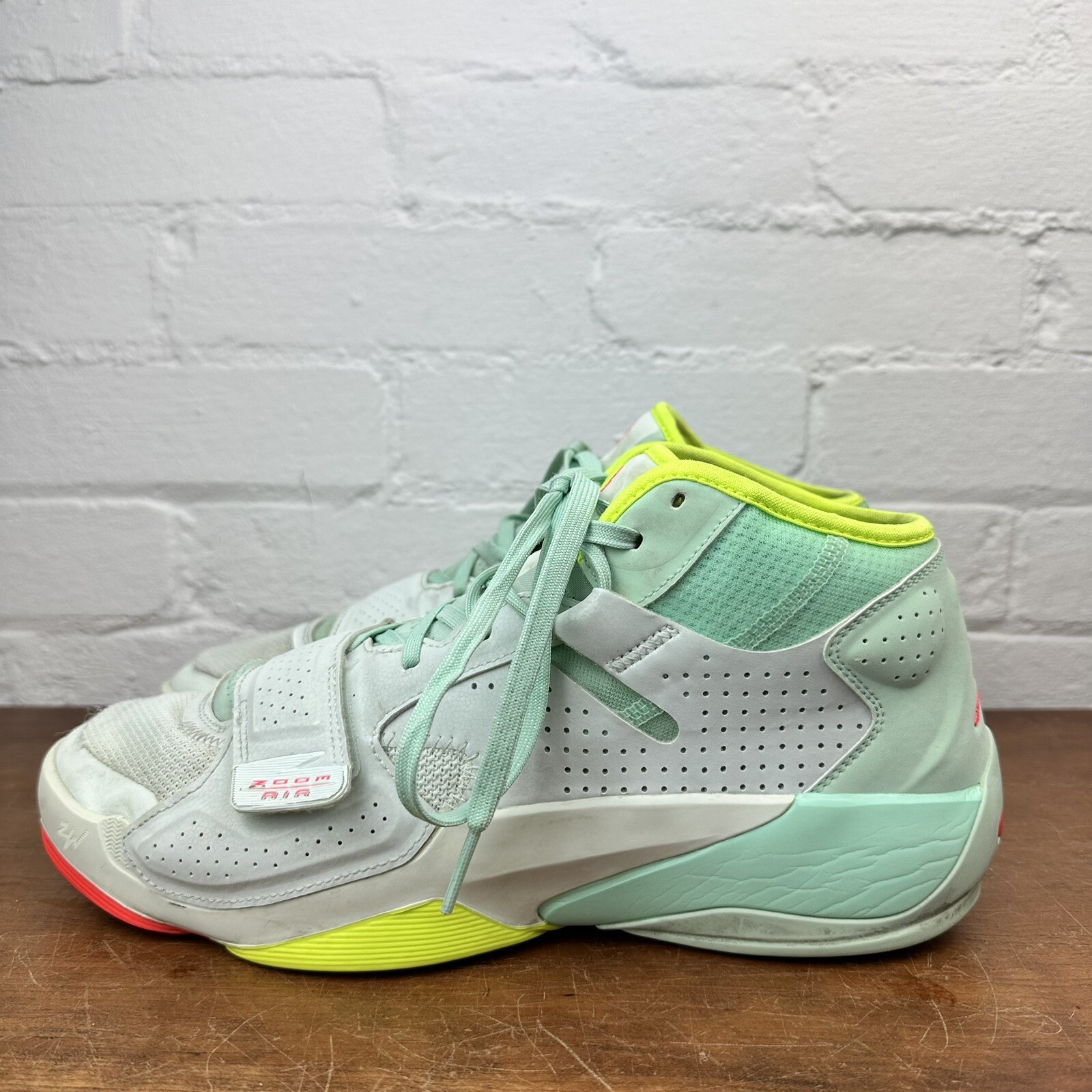 Nike Jordan Zion 2 Mens Size 10.5  Spring Hoops Green Basket