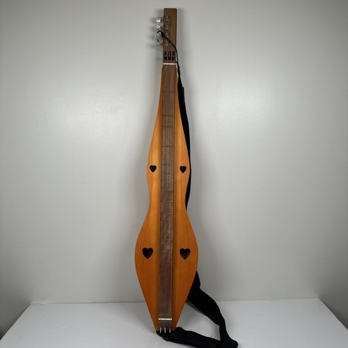 Saga Appalachian Dulcimer Pickin Pack Strap Gig Bag Pitch Pipe Pick Lessons Book