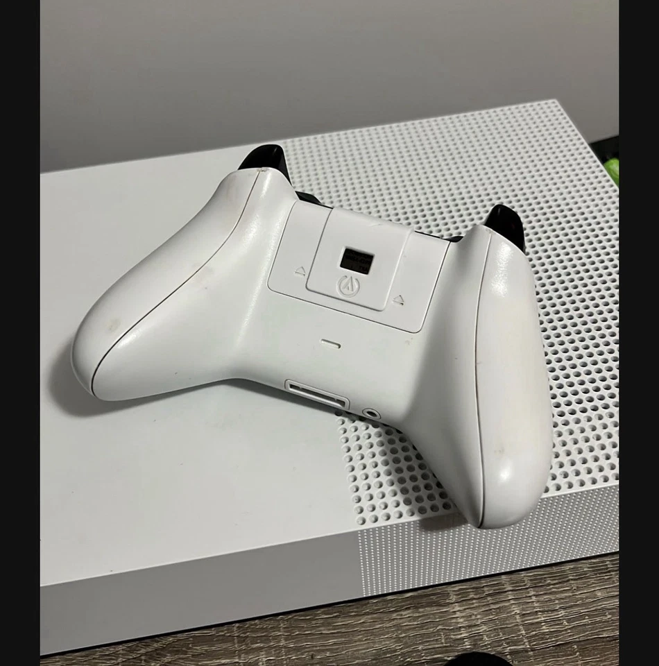 Consola Xbox One S 1TB edición totalmente digital (juegos sin disco) Foto 3 de 3