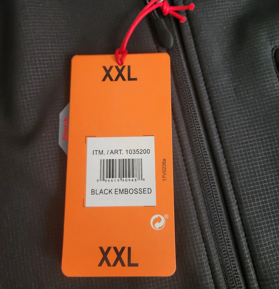 NWT - KIRKLAND Signature black full-zip jacket XXL water resistant, windproof - Image 4 of 4