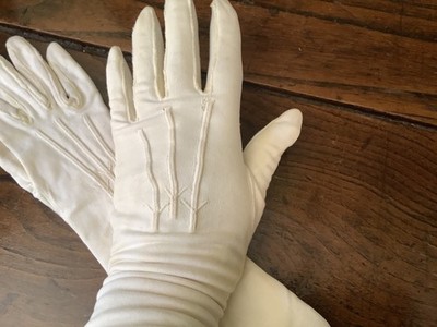 Vintage Damen creme Stoffhandschuhe ~ lang, Kleid, Abend, Oper Gr. Small