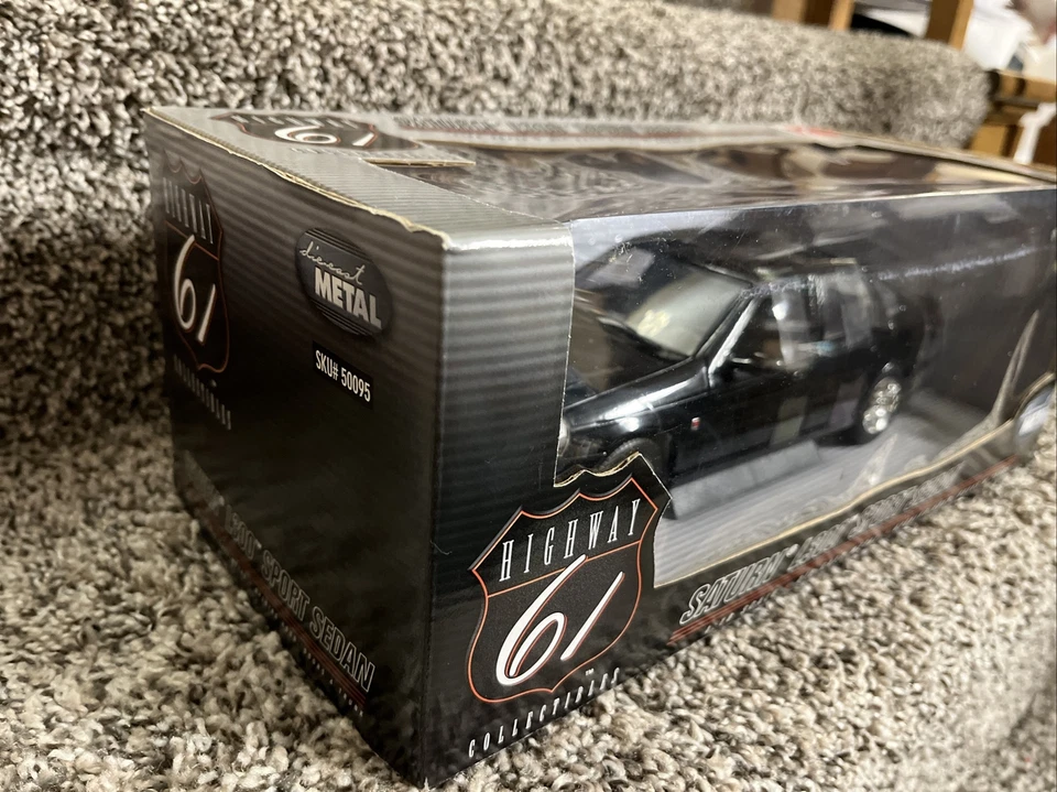 Highway 61 Collectibles Saturn L300 Sport Sedan BLACK 1:18 Scale Diecast Metal - Image 4 of 4