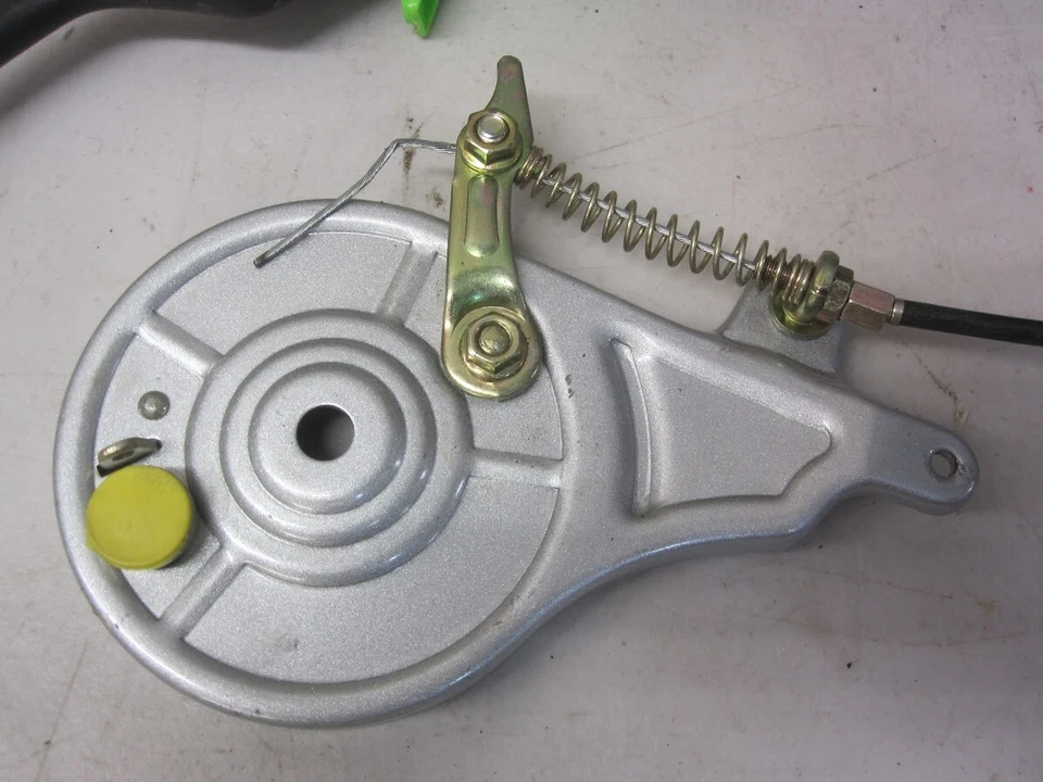 Huffy 17987A Electric Green Machine 24V Ride On Trike - Right Steering Grip - Image 2 of 4