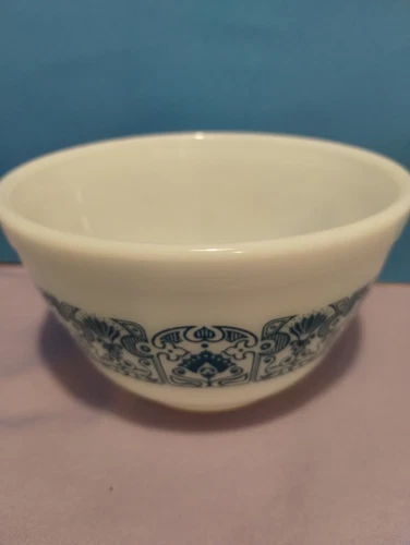 Pyrex #401 Horizon Blue On White Milk Glass 1.5 Pint Mixing Bowl- Made USA