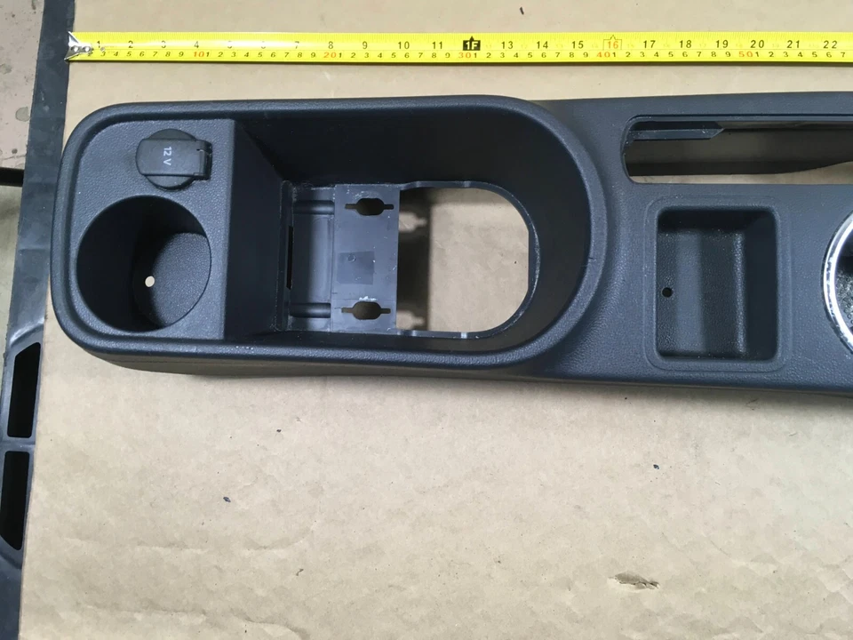 2012 - 2016 VOLKSWAGEN BEETLE SEAT CONSOLE TRIM 5C3863241C OEM . Foto 3 de 4