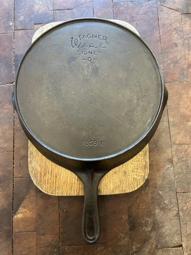 Wagner Ware Sidney -O- No. 9 Skillet w/Heat Ring C/N 1059