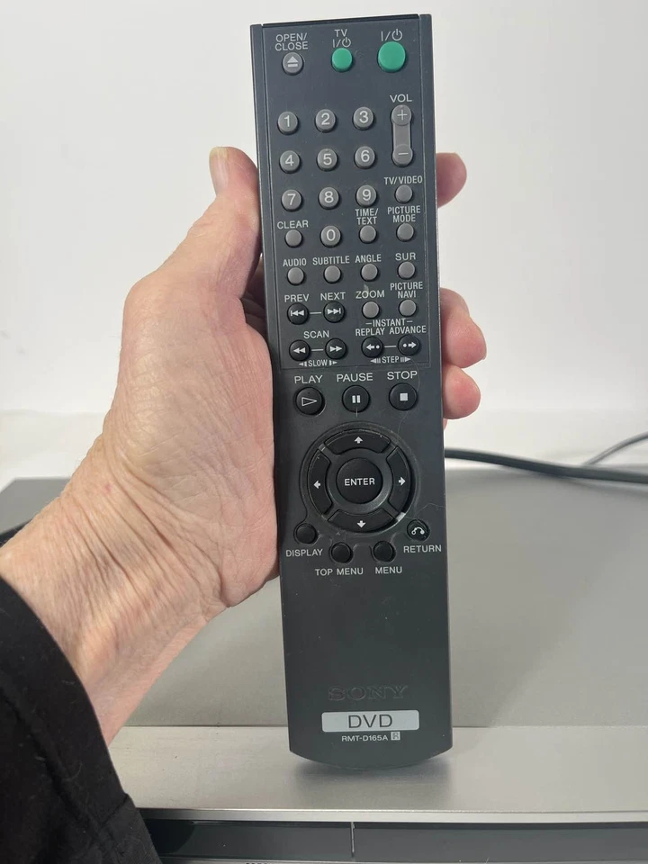 Sony DVP-NS575P DVD CD Player Progressive Scan Silver w/ Remote & AV Cables - Image 4 of 4