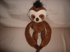 fingerlings hugs sloth