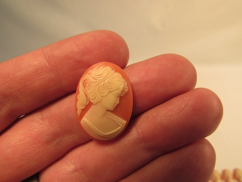 Vintage Victorian Female Cameo Insert Lot 50 Pieces 1 Inch - Picture 5 of 8