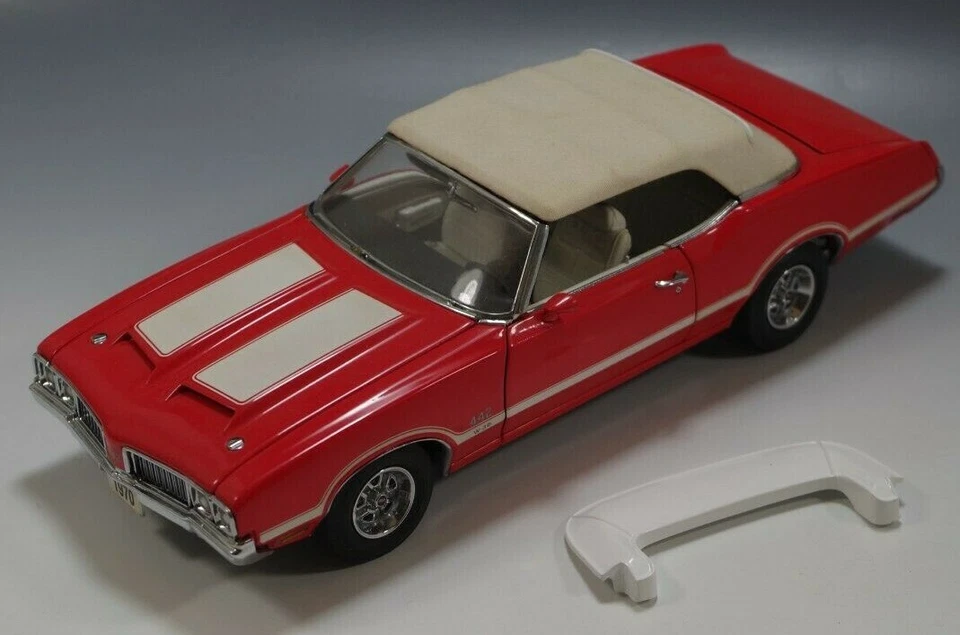 DANBURY MINT 1970 OLDSMOBILE 442 W-30 CONVERTIBLE 1/24 SCALE DIE CAST MIB COA - Image 2 of 4