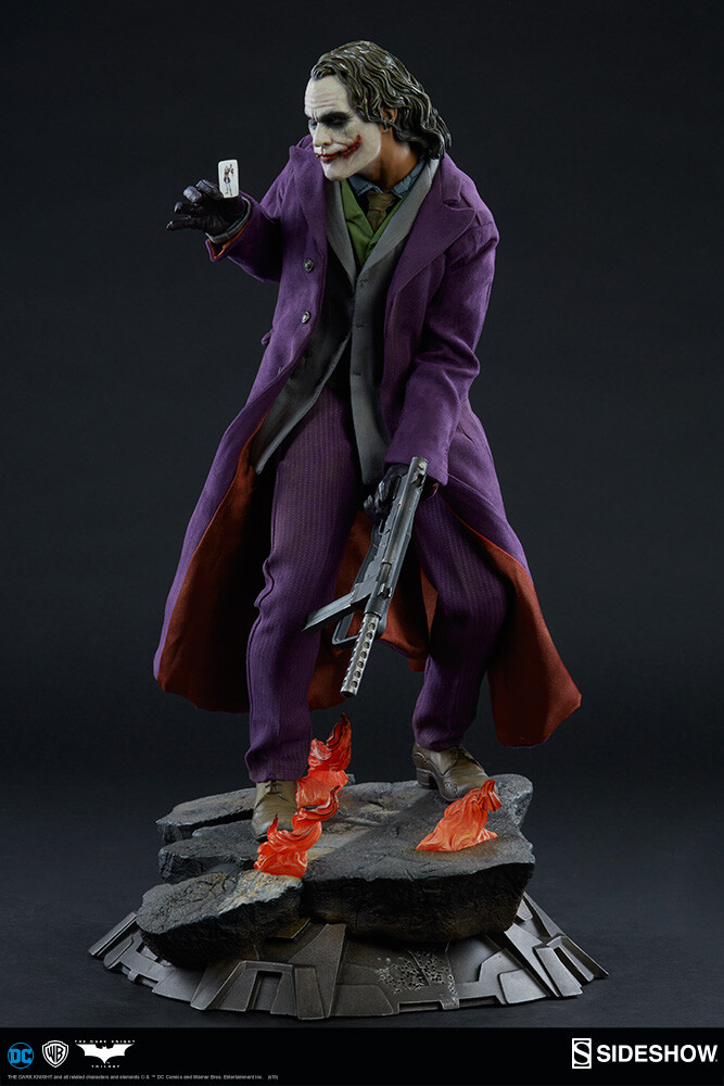 The Joker The Dark Knight Premium Format Figure by Sideshow 300251