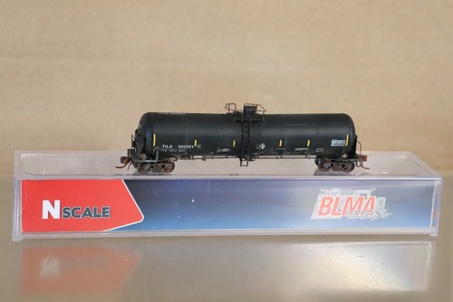 BLMA MODELS BLMA20001 N WEATHERED TRINITY RAIL CRUDE OIL TANK CAR TILX 350321 nv - Foto 1 di 5