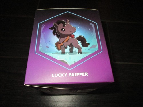 NEW Casting Shadows Kickstarter Exclusive Lucky Skipper + Unicorn Vinyl Figures - Picture 3 of 3