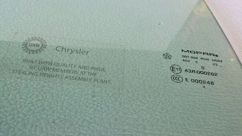 Cristal puerta trasera derecha OEM 2008 2009 2010 2011 2012 2013 2014 Chrysler 200 Foto 3 de 4
