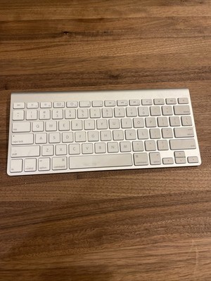 Apple Magic Keyboard Wireless Bluetooth Green A1314