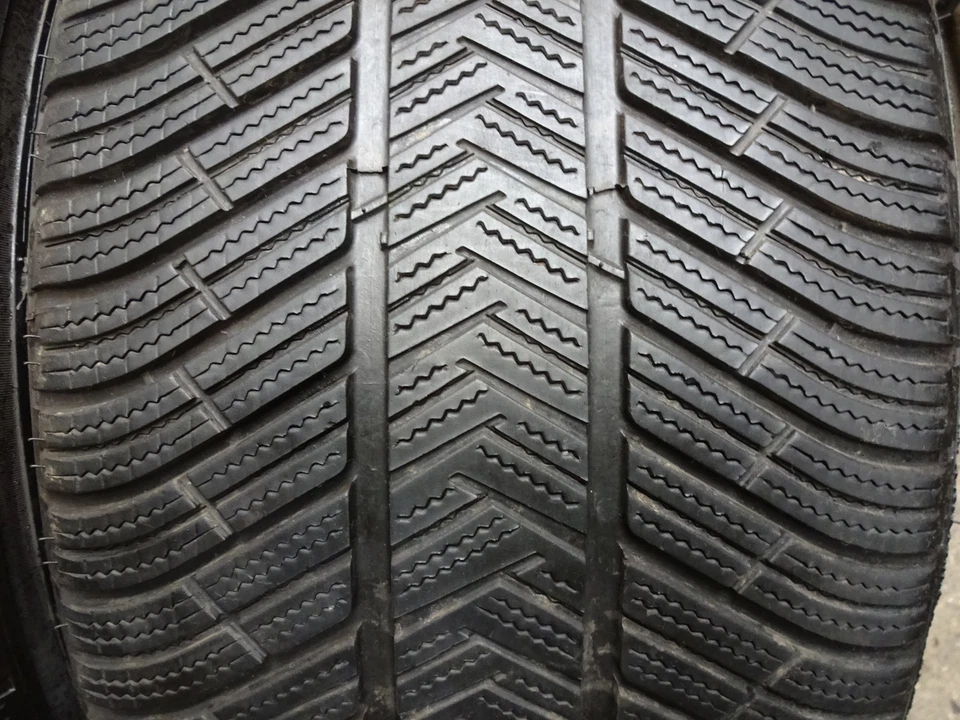 2 Winterreifen Michelin Latitude Alpin LA2 MO  295/40 R20 106V M+S RA2636 - Bild 2 von 3