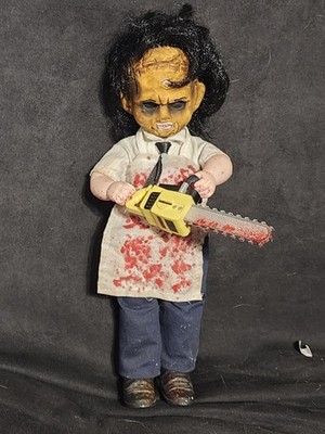 Living Dead Dolls Leatherface has chainsaw Horror Figure LDD Leather Face